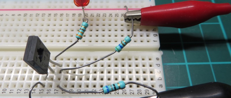 Thyristor used as a temperature sensor and switch