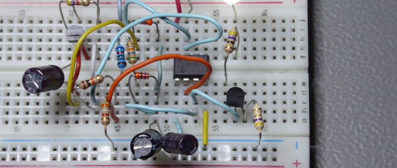 Linear analogue LED fader using synthetic inductor