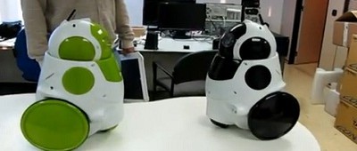 Twee robots die elkaar herkennen