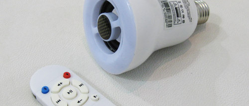 Bluetooth-speaker gecombineerd met LED-lamp