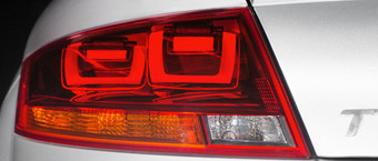 Audi met le feu OLED