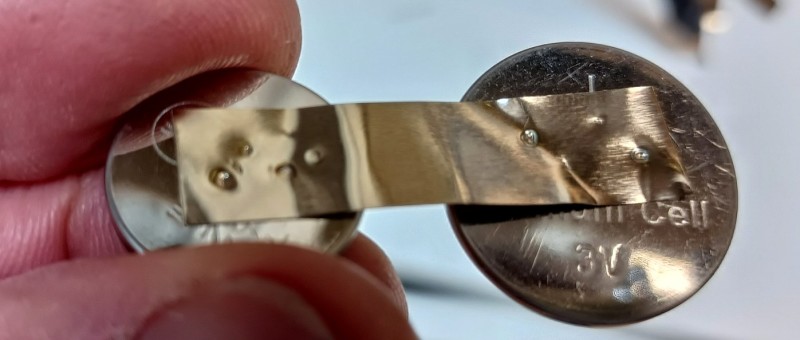 Fnirsi SWM-10 - Accupacks repareren met deze intelligente draagbare puntlasser (review)