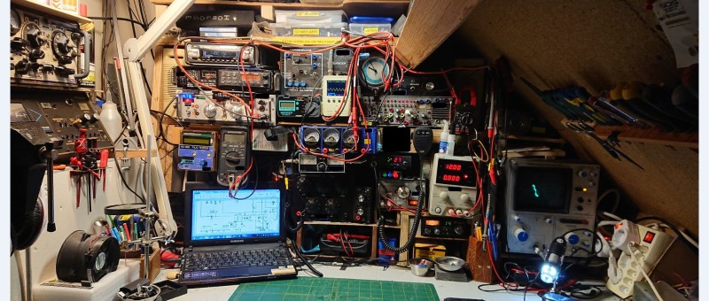 De werkplek van een Nederlandse innovator voor doe-het-zelfprojecten, retro-elektronica en meer