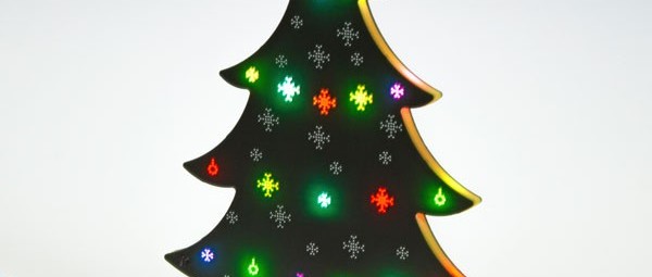 Programmeerbare kerstboom met 20 RGB-LED’s