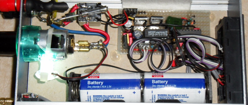 Electronic thermostat control for 12V cool boxes