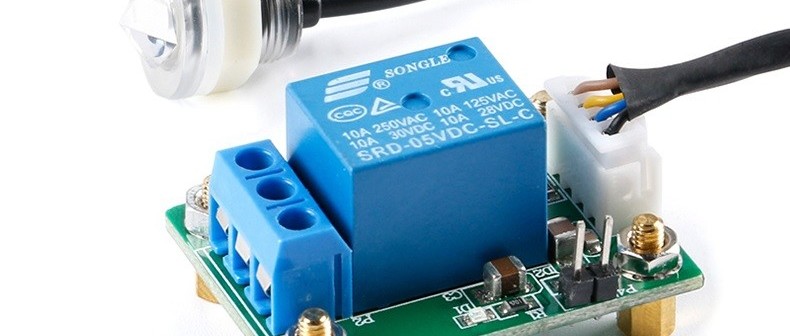 Liquid level switch with IR liquid level sensor