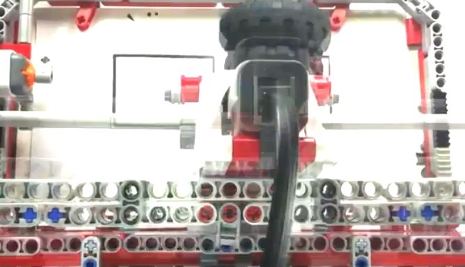 14-Jähriger baut Drucker mit Lego-Mindstorms