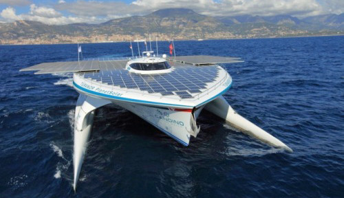 Größtes Solarboot der Welt fährt weiter