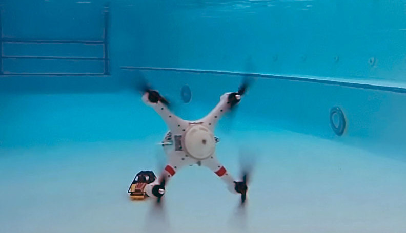 Drohne Loon Copter kann fliegen, schwimmen und tauchen
