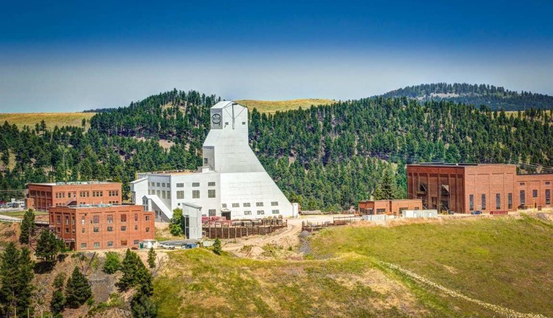 Der überirdische Teil der Sanford Underground Research Facility. Bild: Sanford Lab.