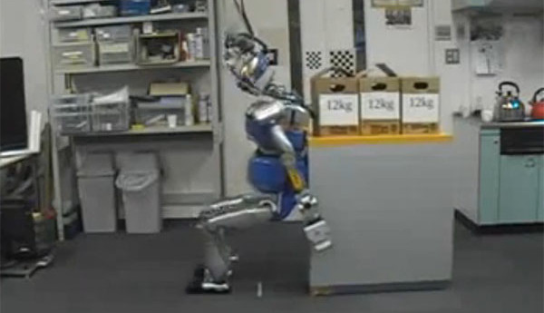 HRP-2, le premier robot déménageur