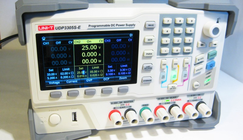 Une puissance sans limite :  L'alimentation programmable UDP3305S-E délivre 2x 30V et 5A par voie (Essais)