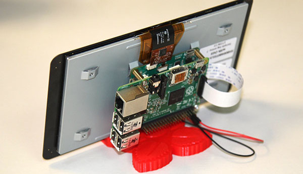 Raspberry Pi : Connecter un écran LCD tactile