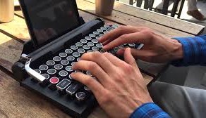 Qwerkywriter: Steampunk-toetsenbord voor smartphone en tablet