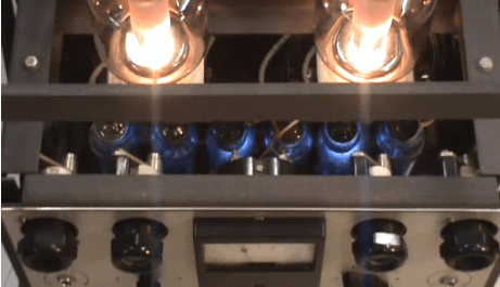 Retro-buizenversterker levert 1000 watt