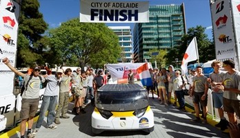 Gezinsauto op zonne-energie wint in Australië