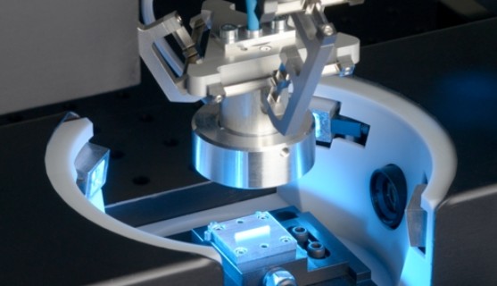 Grootschalige productie van fotonica-chips vraagt om speciale machines (foto: Universiteit Twente).