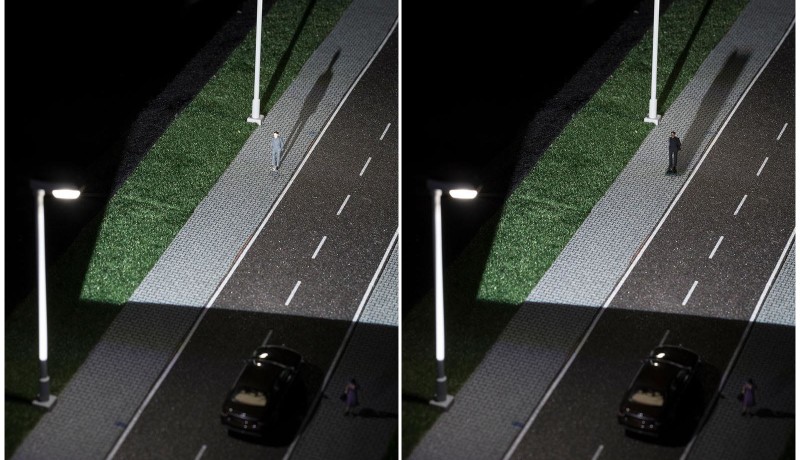 Camouflage-effect
Links: koplampen zorgen dat de persoon net zo licht is als de omgeving en onzichtbaar wordt.
Rechts: koplampen schijnen niet op voetganger en zodat er meer contrast is tussen de omgeving en de voetganger.
