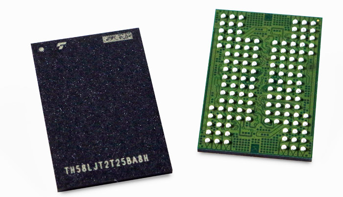 Eerste exemplaren van de BiCS5-flash-chips met 112 lagen. Foto: Kioxia.