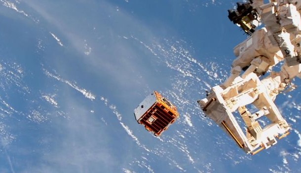De RemoveDEBRIS-satelliet is vanaf het International Space Station ‘uitgezet’ (afbeelding: Nasa/Nanoracks).