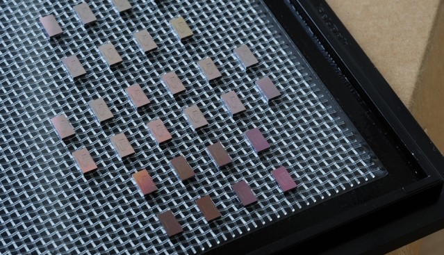 Een verzameling mini-spectrometer-chips
(foto: Felice Frankel).