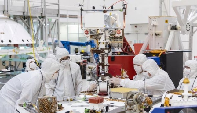 In het Jet Propulsion Lab wordt momenteel de Mars 2020-rover geconstrueerd (foto: Reuters).