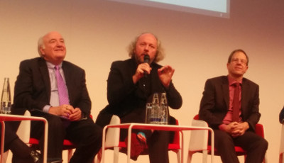 Richard Clemmer, Frank Fitzek en Reinhard Ploss op de beurs electronica in München
