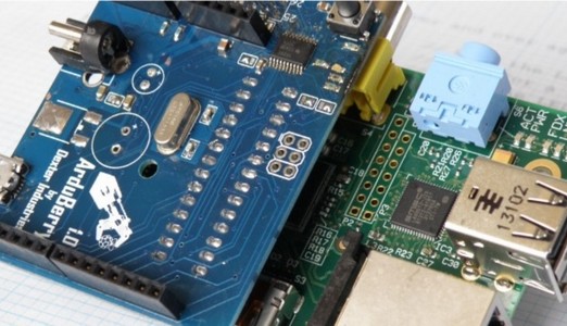 Arduberry: Arduino-shields op Raspberry Pi