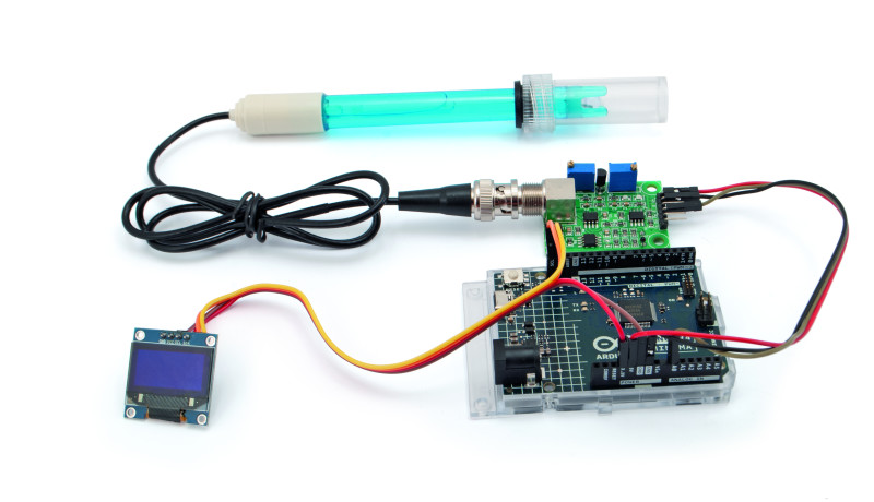 Check The Quality of Your Water With the Arduino UNO R4 | Elektor Magazine