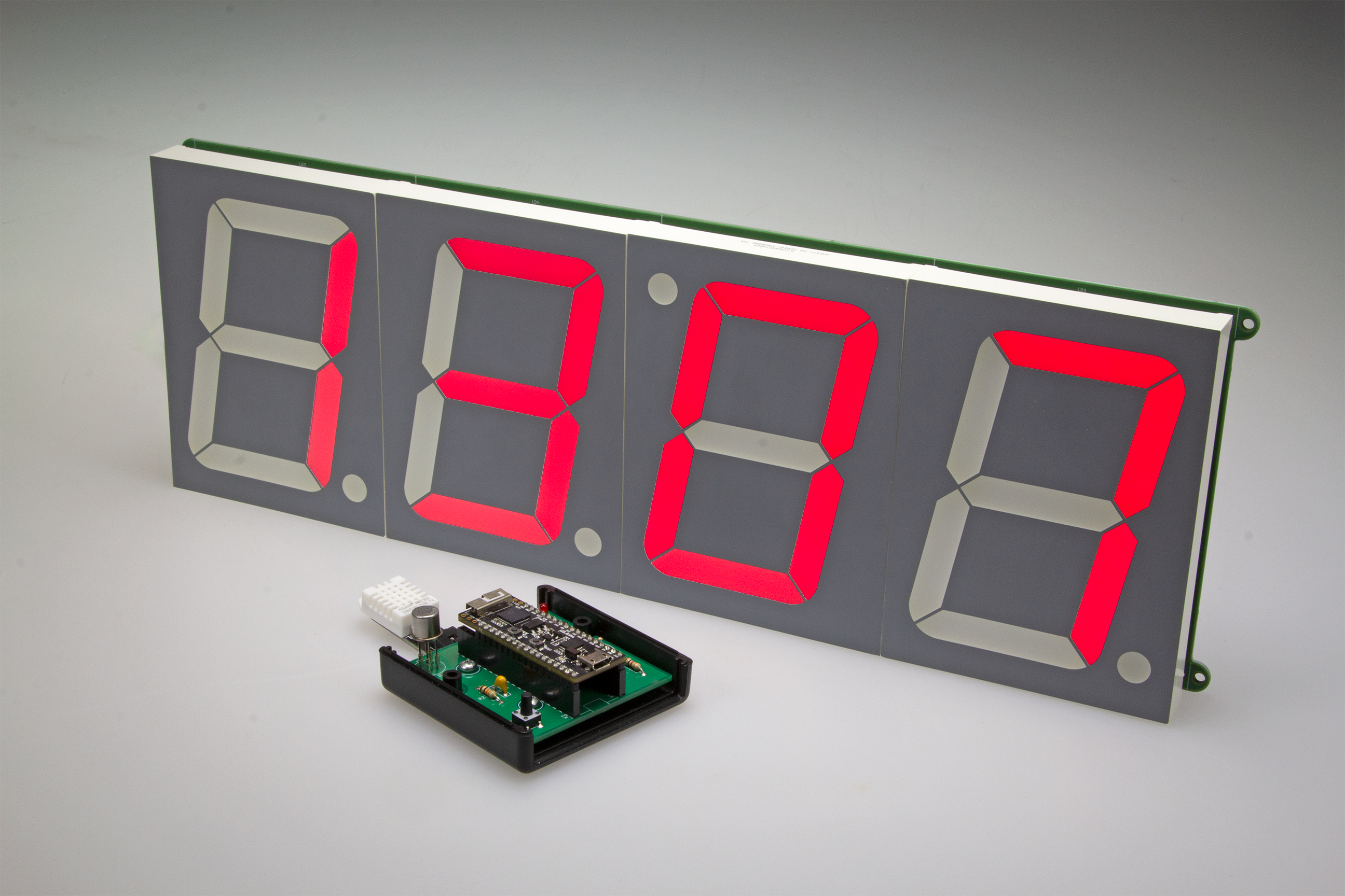 Monster-LED-Uhr mit WLAN und Temperatur-Anzeige
