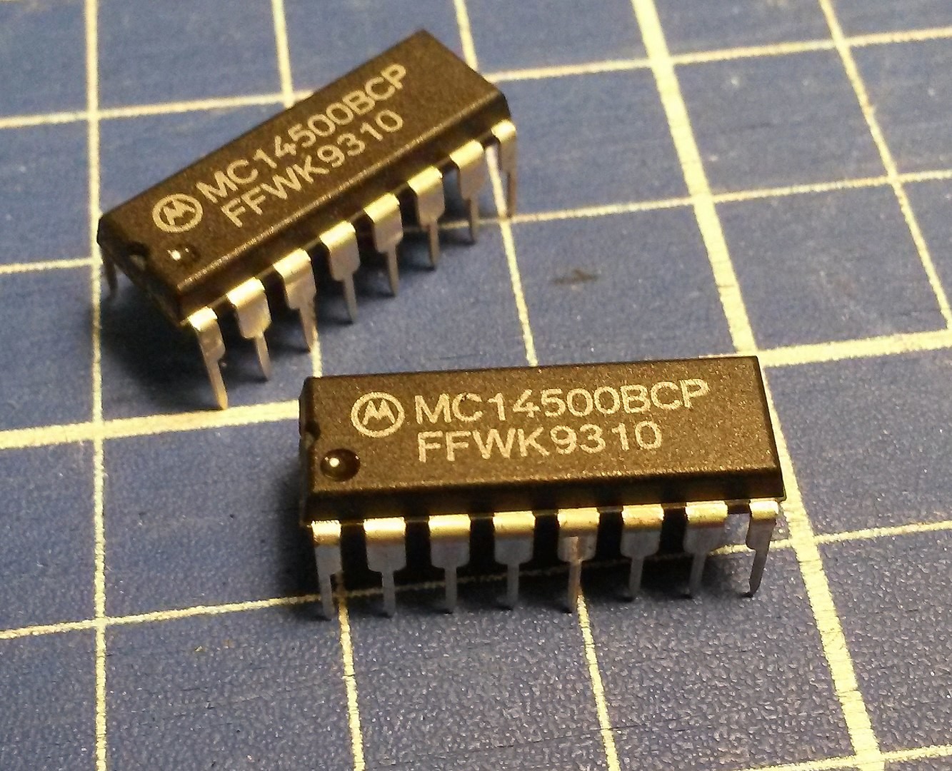 MC14500B : microprocesseur CMOS à un seul bit