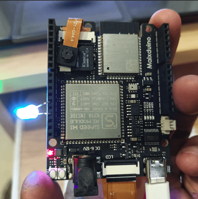 Maixduino AI-gestuurde automatische portier
