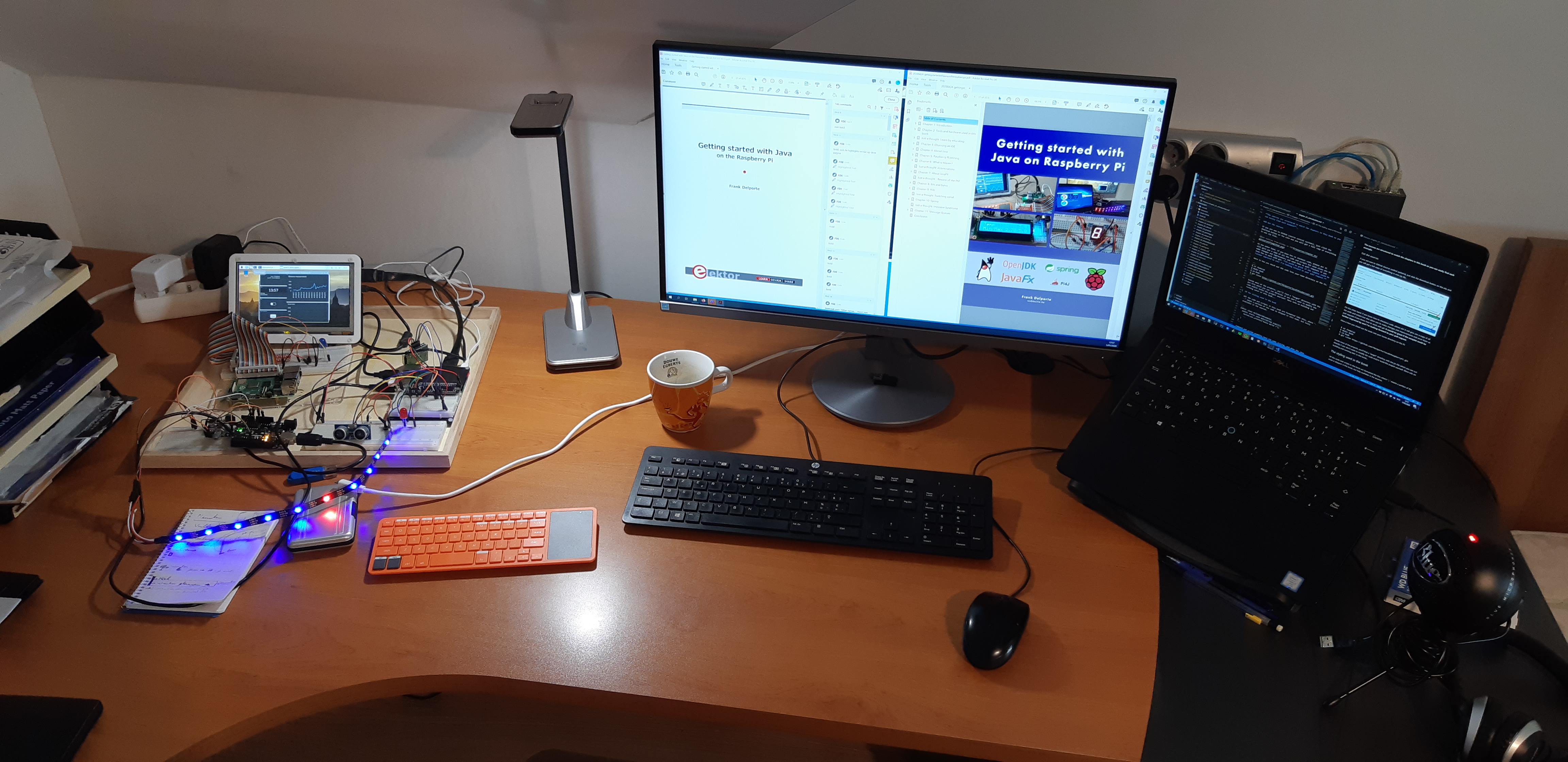 A Software Developer’s Space for DIY Projects and Writing Elektor