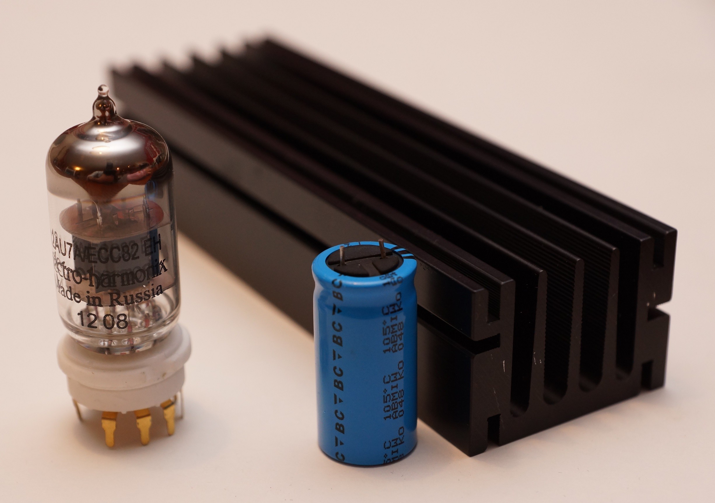 Valve hybrid headphone amplifier Elektor LABS Elektor Magazine