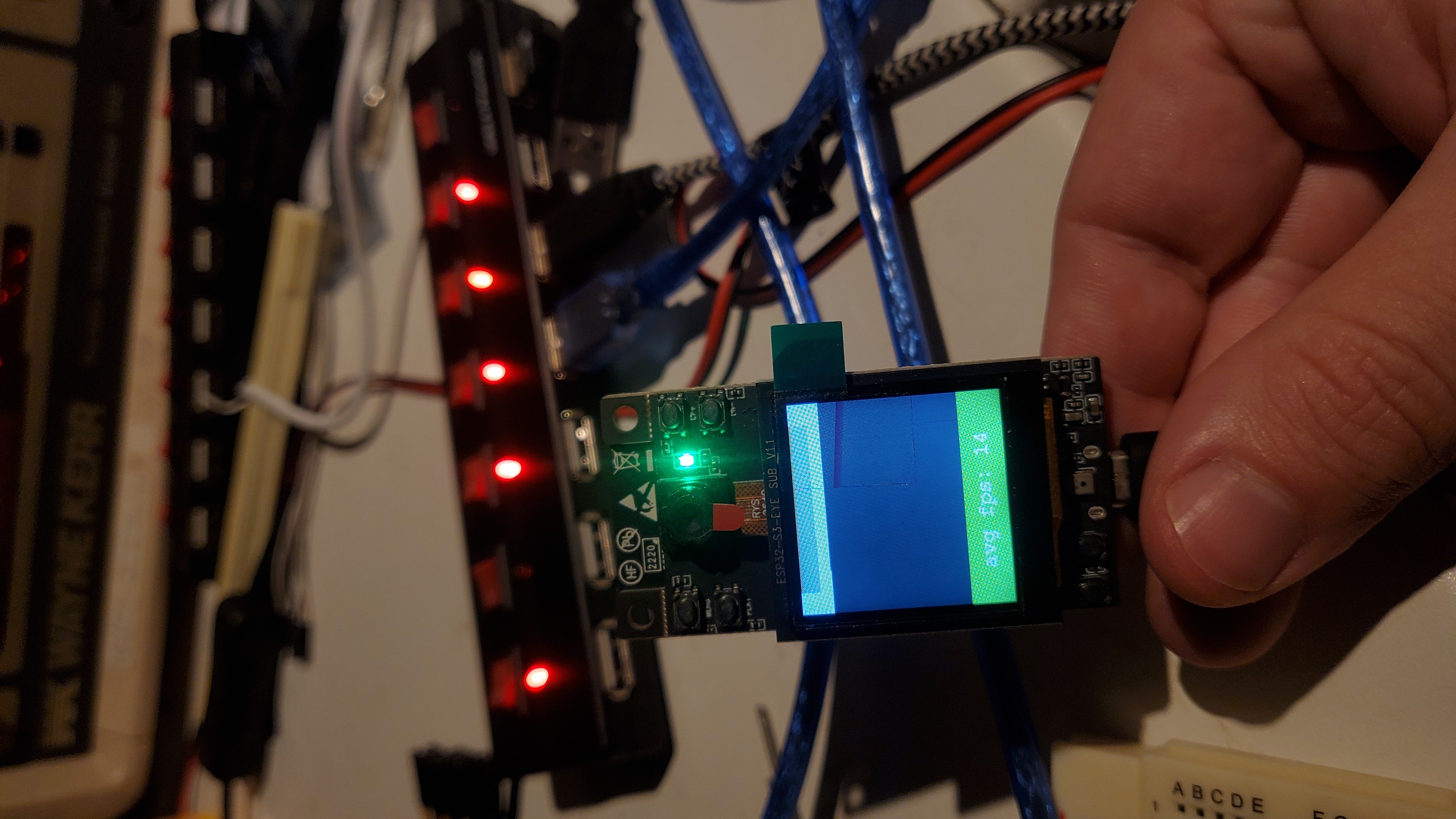 ESP32 mit Wokwi simulieren | Elektor Magazine