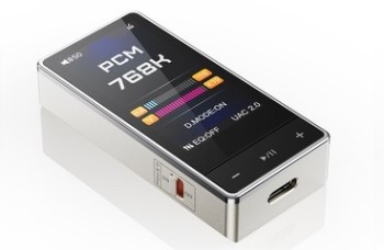 FiiO QX13: DA-converter en hoofdtelefoonversterker met behuizing van aluminium of koolstofvezel