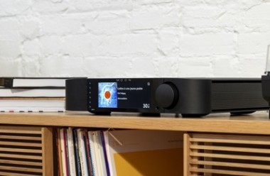Review MOON 371 Network Player Amplifier: grensverleggende audioprestaties in een elegant gesneden maatpak