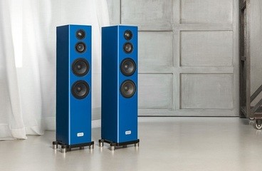 De Versura V2 is de nieuwste vloerstaander van Auer Acoustics