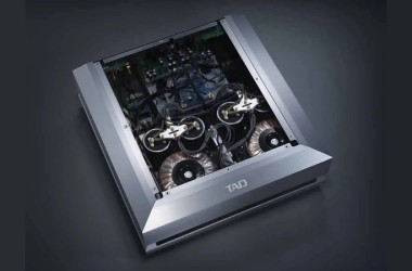 TAD M1000TX: stereo eindversterker in de Evolution productlijn