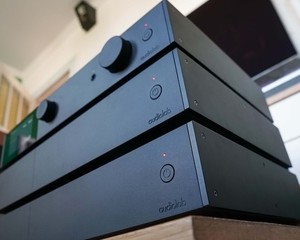 Review Audiolab 9000Q en 9000P: voor-eindtrap waar je naar blijft luisteren