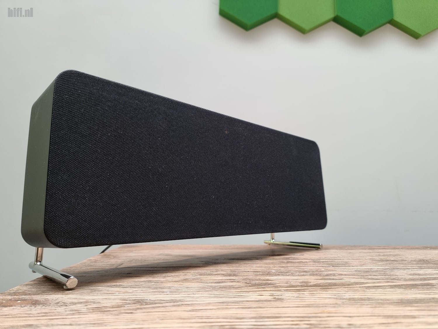 Winst verkenner details Review Braun Audio LE02 draadloze speaker vermomd als Dieter Rams vintage  audio