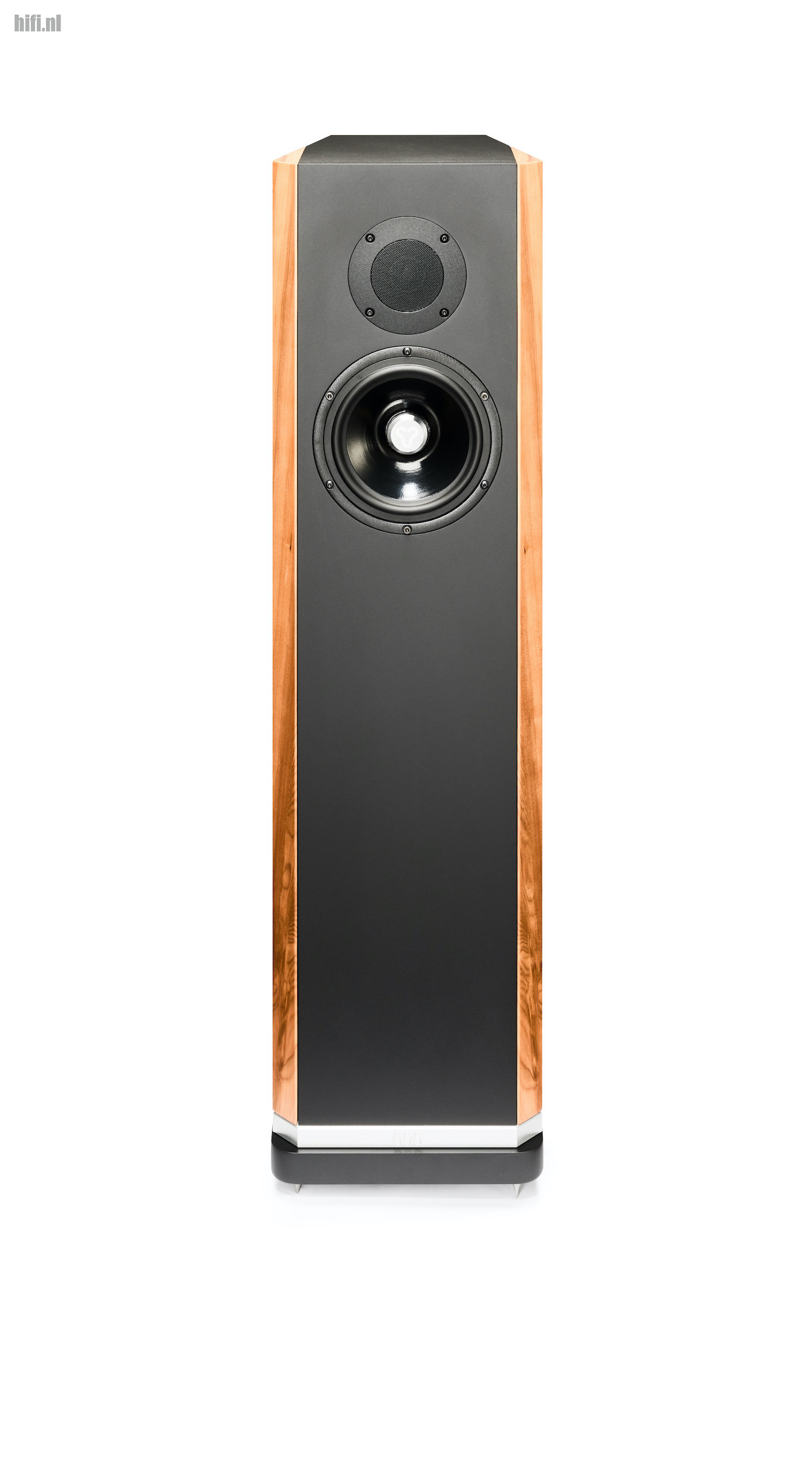 Review Kudos Audio Titan 606 luidsprekers Isobaric in Engelse stijl