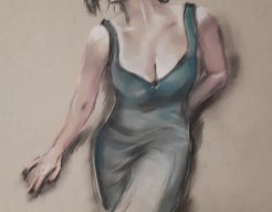 Model in groene jurk