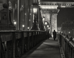 A night on Chains bridge
