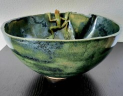 Keramiek schaal met kikker