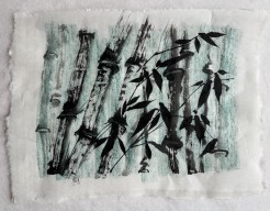 Bamboo in zwarte inkt -Sumi-e in achtergrond van gouache 