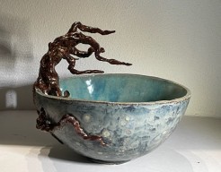 Schaal met knoestige wortels