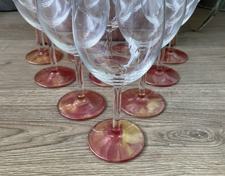 Geschilderde wijnglazen 