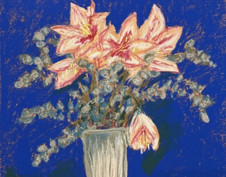 Amaryllissen en eucalyptus in vaas