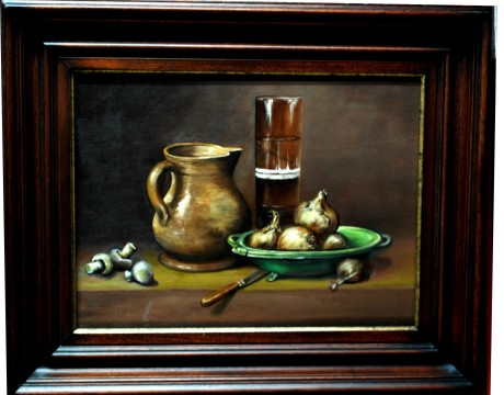 Stilleven met kan maatglas en schaal uien